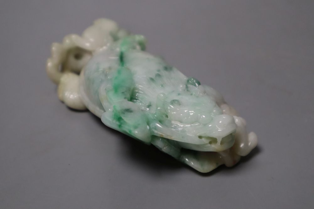 A Chinese jadeite carving of a bixi biting lingzhi, 10.4cm